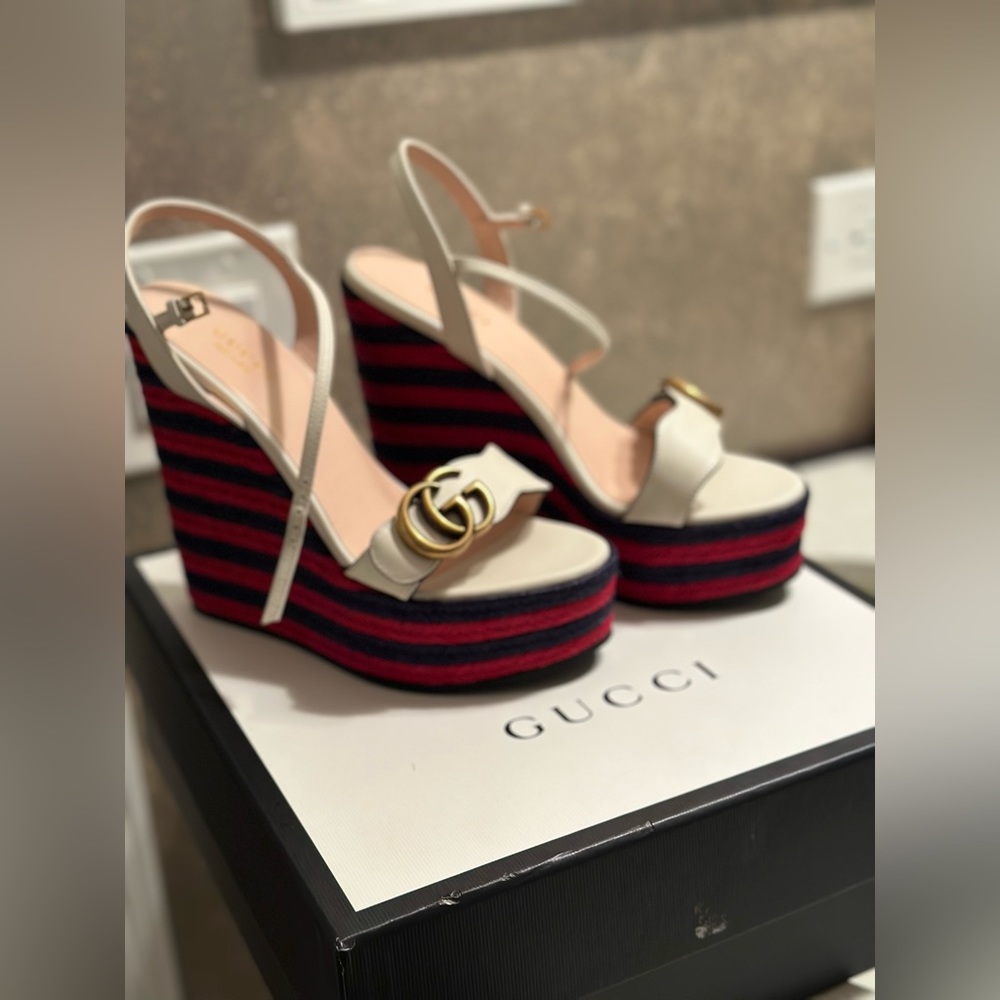Gucci sandals 100% Authentic